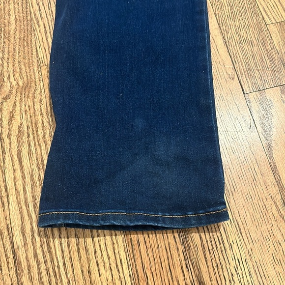 High rise NYDJ jeans size 2 with lift & tuck technology - Picture 10 of 12